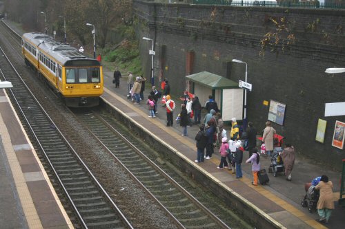 then collects the passengers waiting for the 1408 to Liverpool Lime Street on the opposite platform